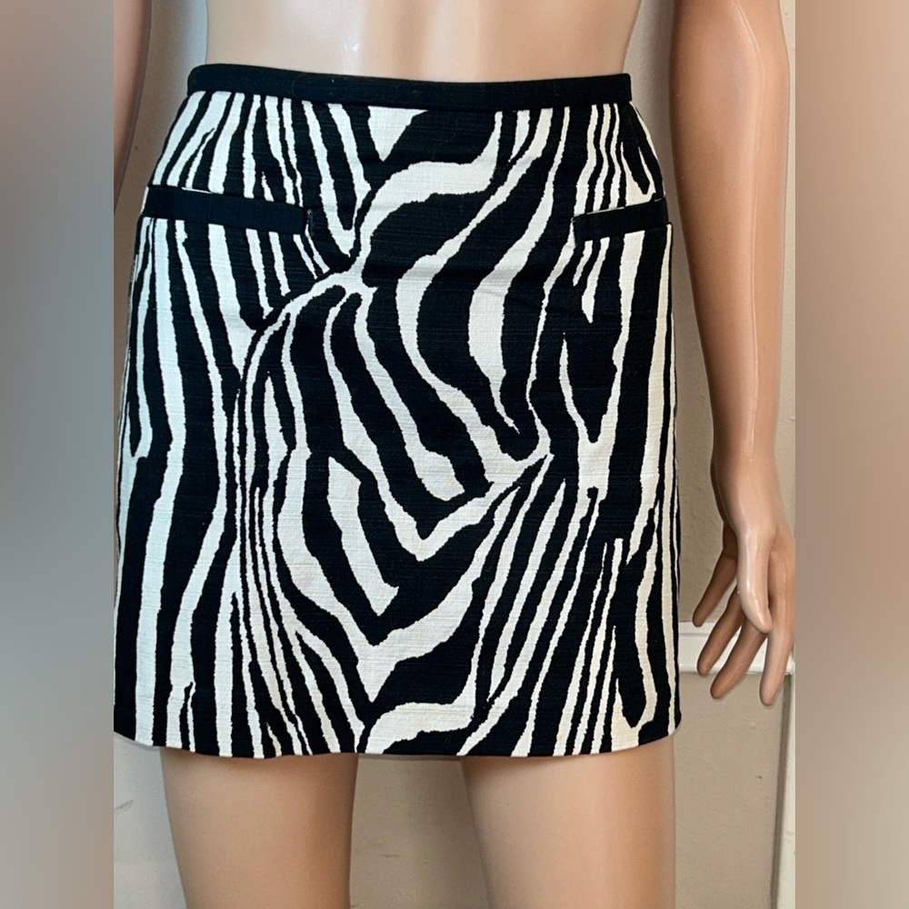 H &M Beautiful Animal Print Mini Skirt